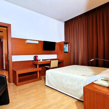 Bella Italia Palace Hotel Novara Exteriör bild