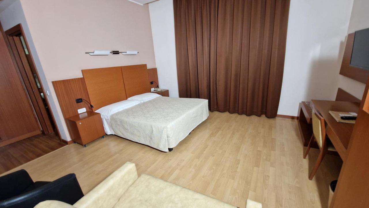 Bella Italia Palace Hotel Novara Exteriör bild