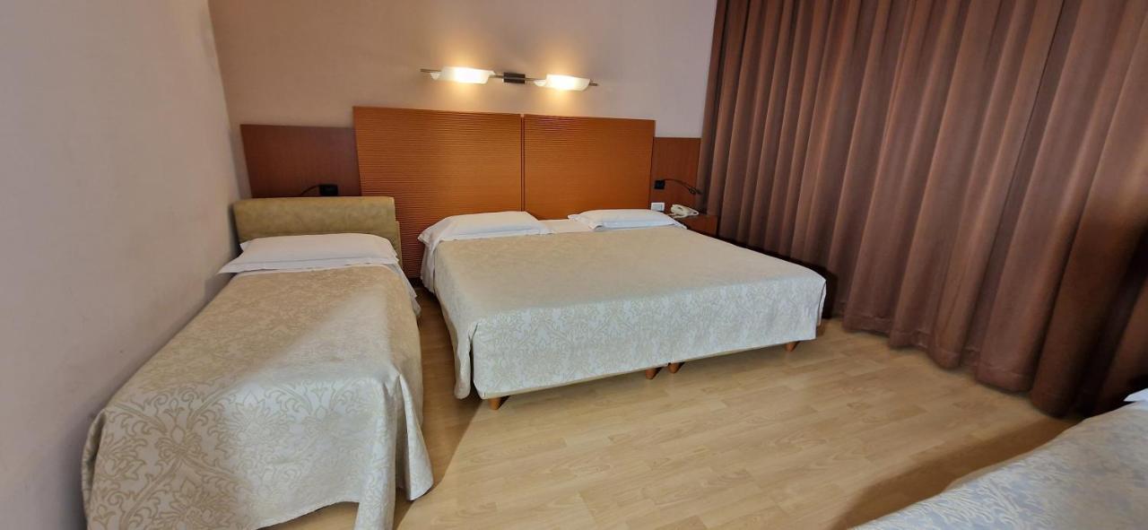 Bella Italia Palace Hotel Novara Exteriör bild