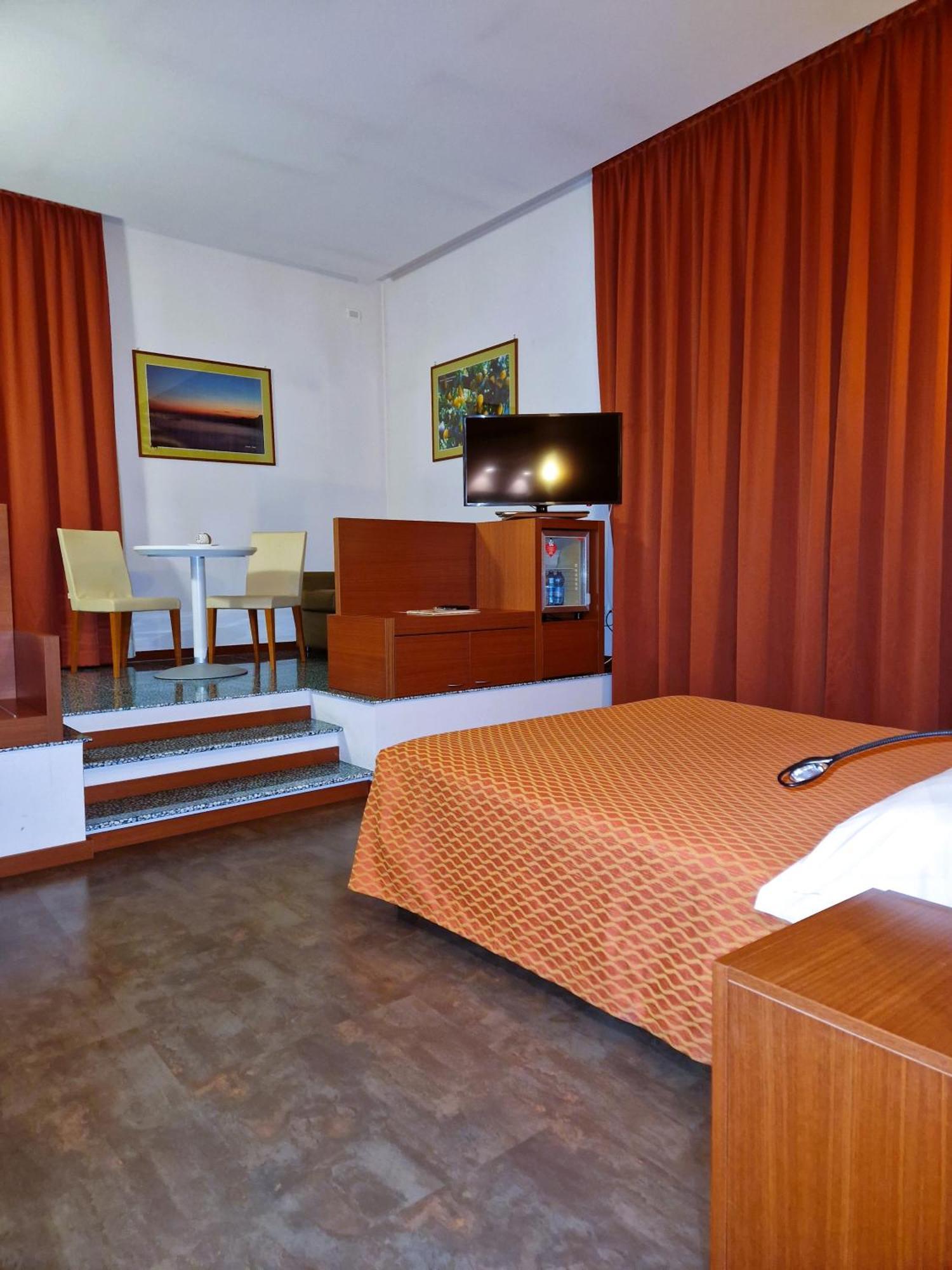 Bella Italia Palace Hotel Novara Exteriör bild