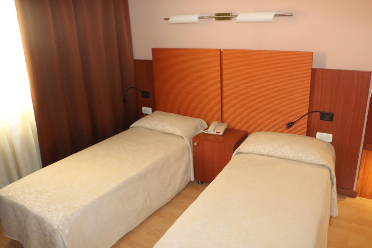 Bella Italia Palace Hotel Novara Exteriör bild