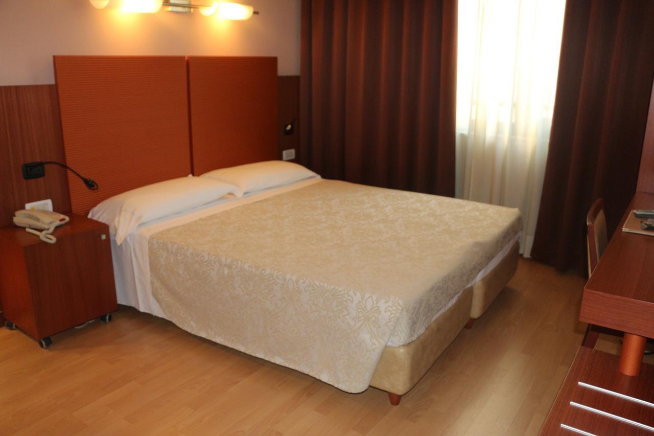 Bella Italia Palace Hotel Novara Exteriör bild